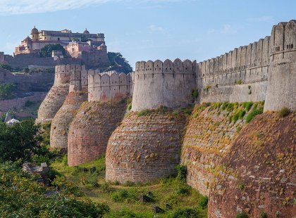 Walk through the Kumbhalgarh fort and surrounding villages, taking in the immensity of the 2nd largest continuous wall in the world.
