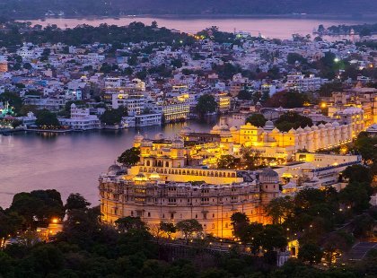 Explore the mesmerizing lake filled city Udaipur, with a classic sunset cruise and farewell dinner looking onto the sparkling lights of the City Palace and Jal Mahal water palace.