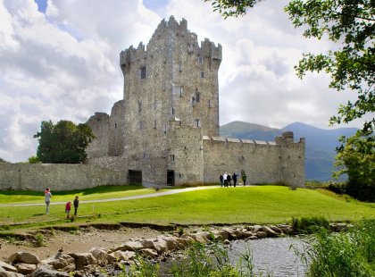 We travel by boat across the Lakes of Killarney and arrive at Ross Castle with time to explore. The castle was built by the Ross clan in the 15th century and was the last to surrender to Cromwell’s Roundheads.