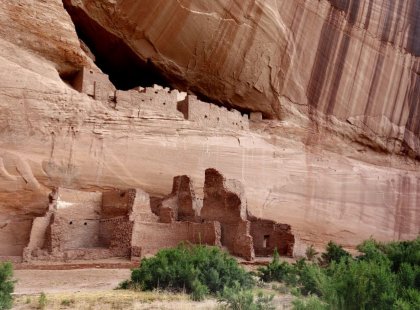 Visit 1,000-year-old White House Ruins, an Ancestral Puebloan fortress and one of the most iconic ruins in the monument.