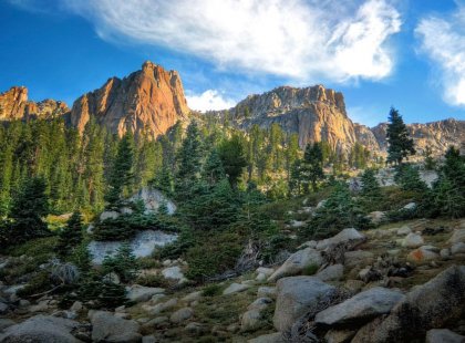 Hiking in the shadows of high mountain peaks and giant sequoia trees, spend 6 days exploring three awe-inspiring national parks of the Sierra Nevada, John Muir’s “Range of Light.”